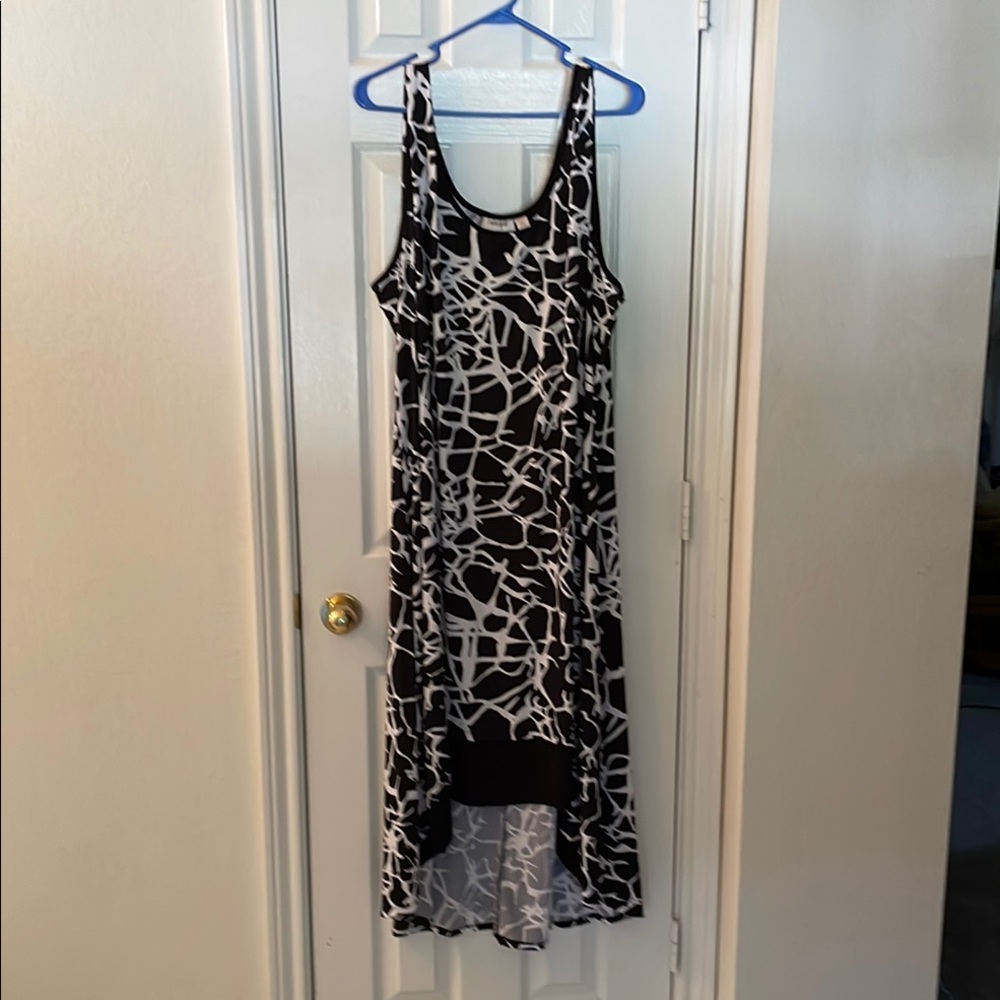 Avenue Black and White High-Low Sundress